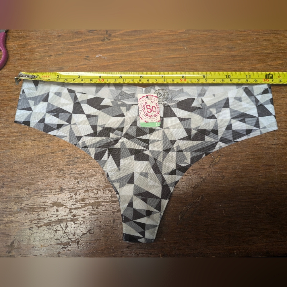 SO Medium microfiber thong panties geometric grey black